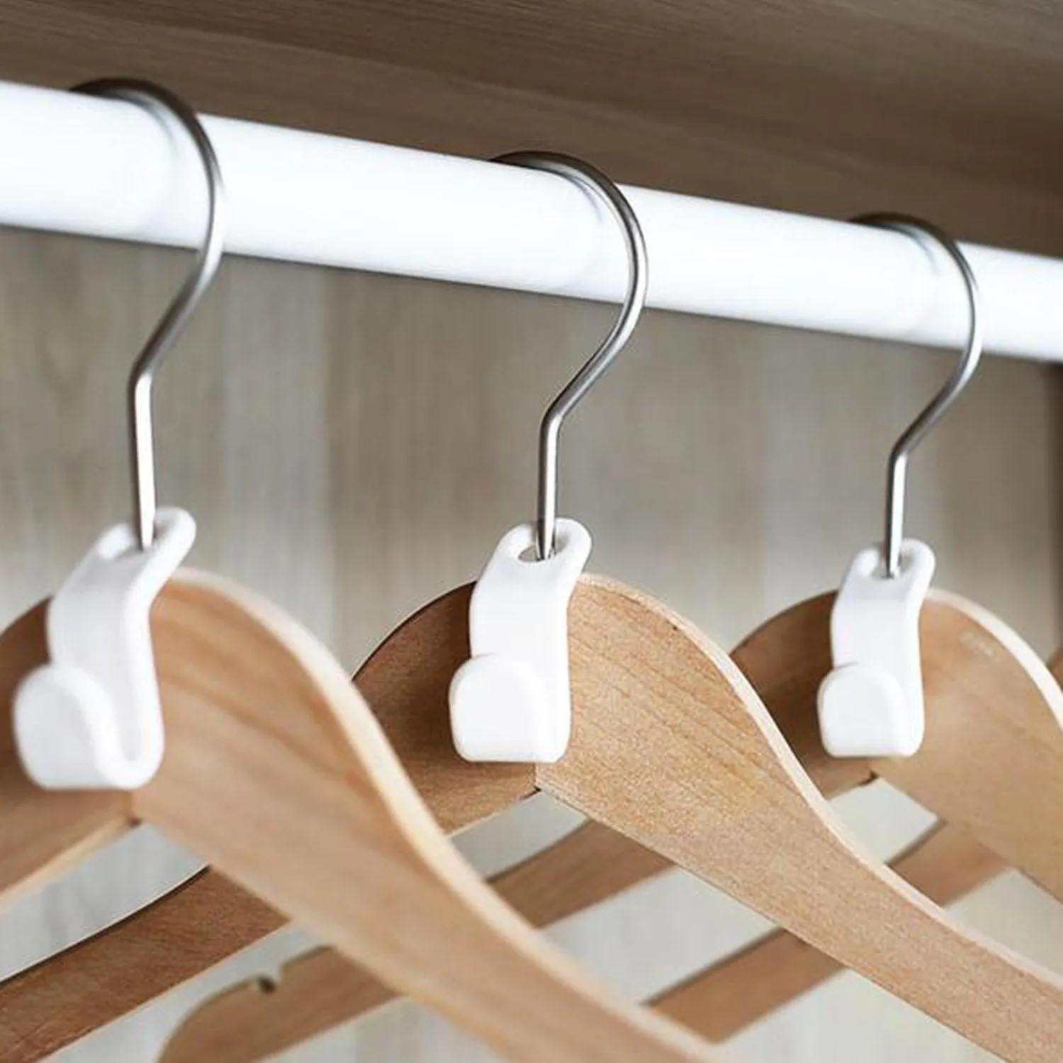 Non-Slip Plastic Clothes Hanger with Pad