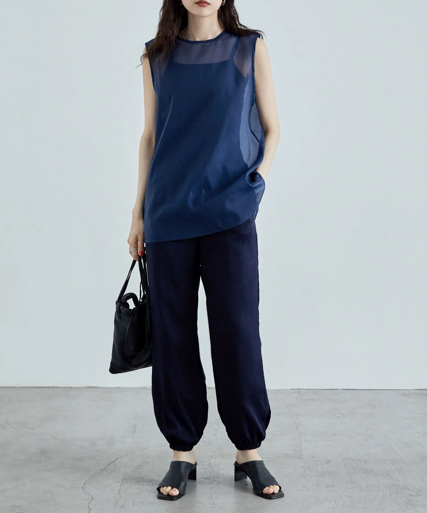 Organdy sleeveless tops