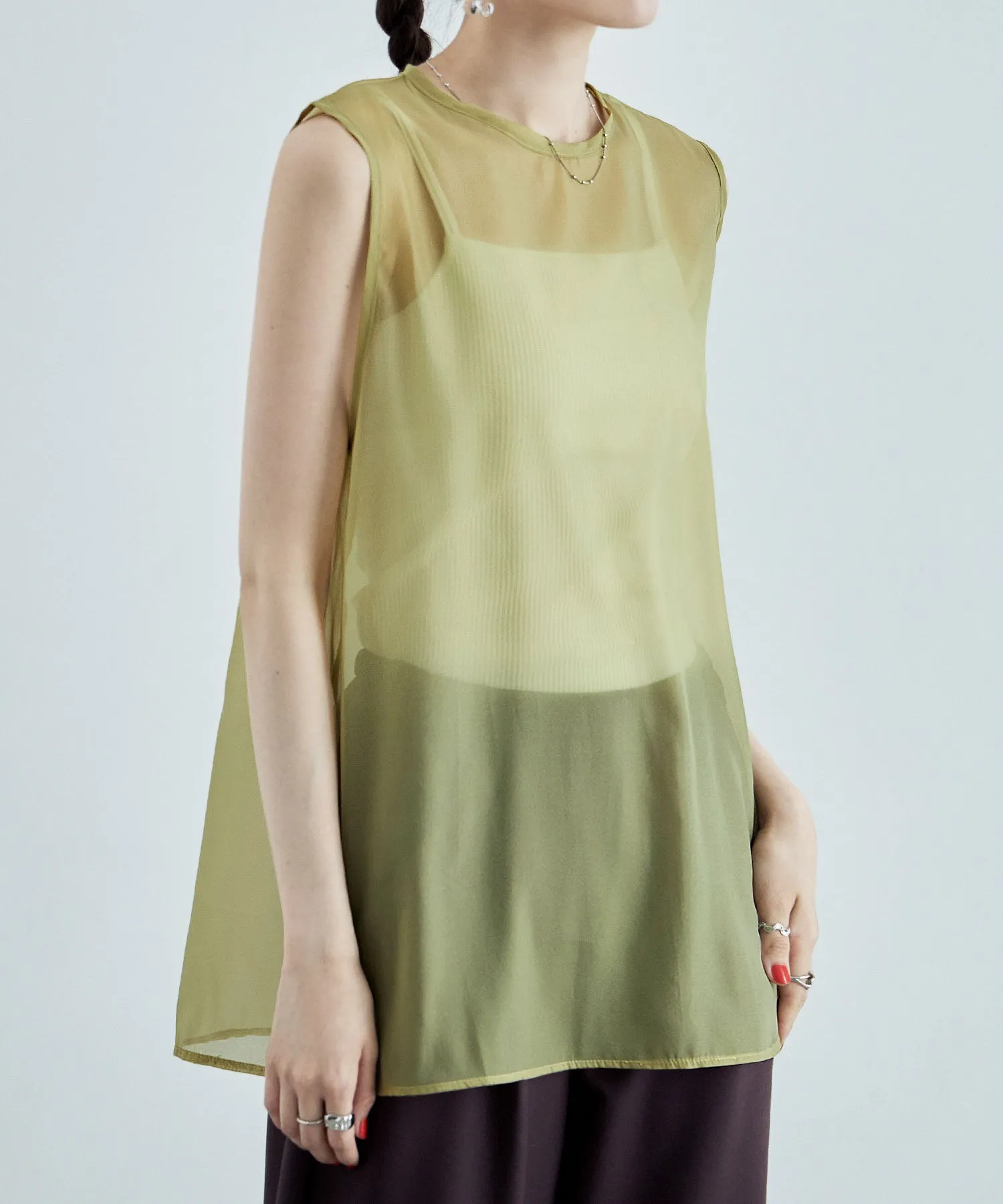 Organdy sleeveless tops