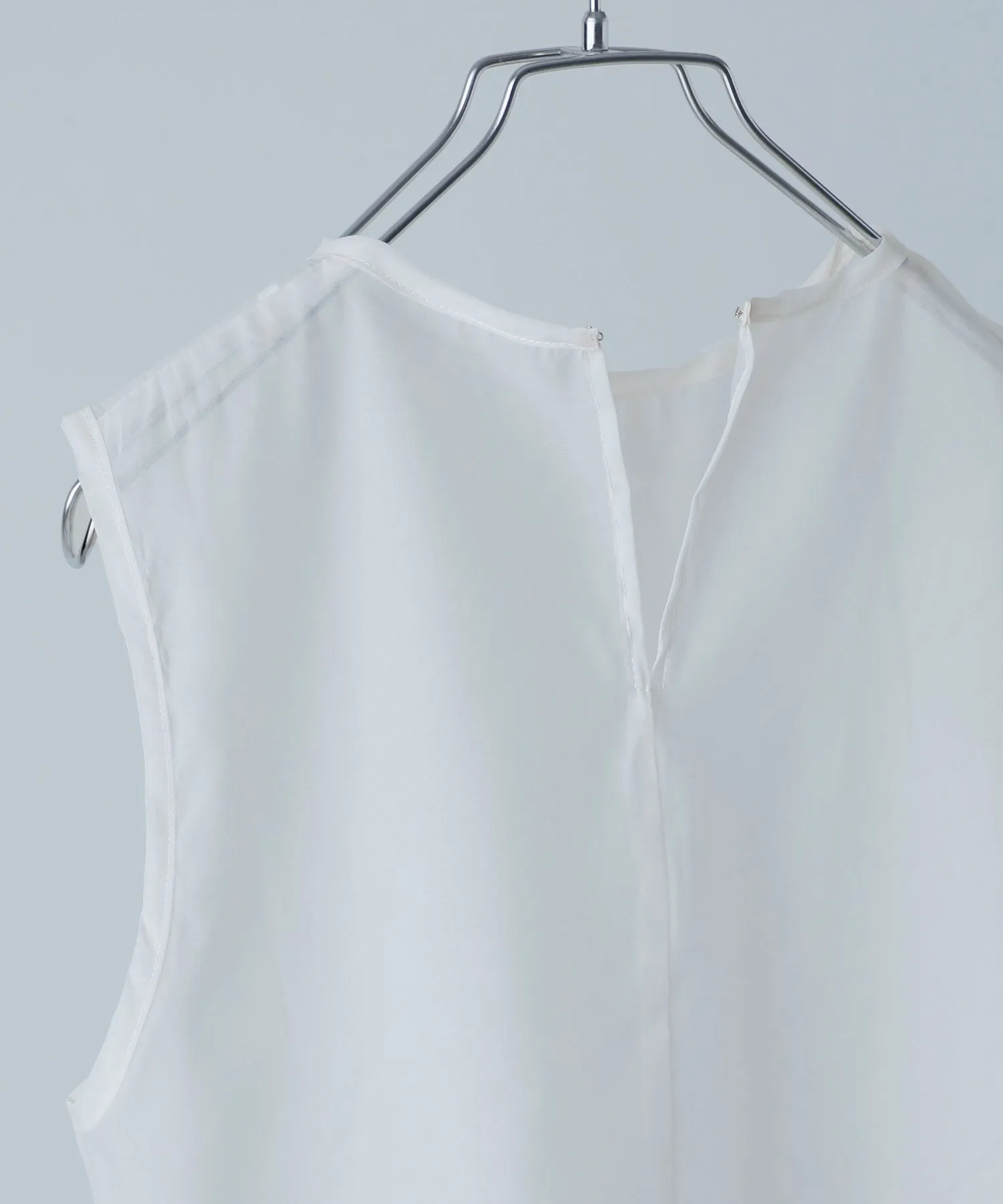Organdy sleeveless tops