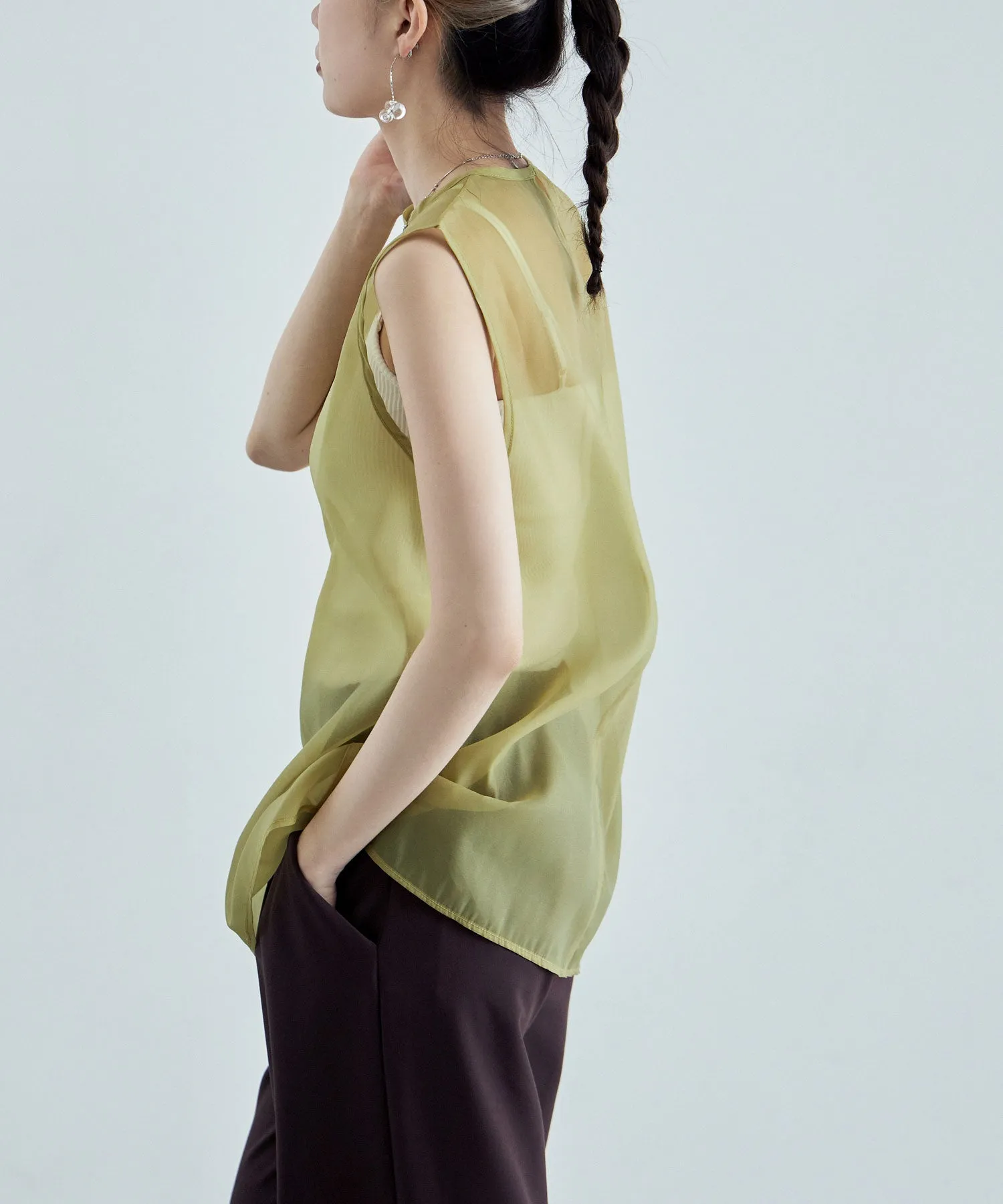 Organdy sleeveless tops