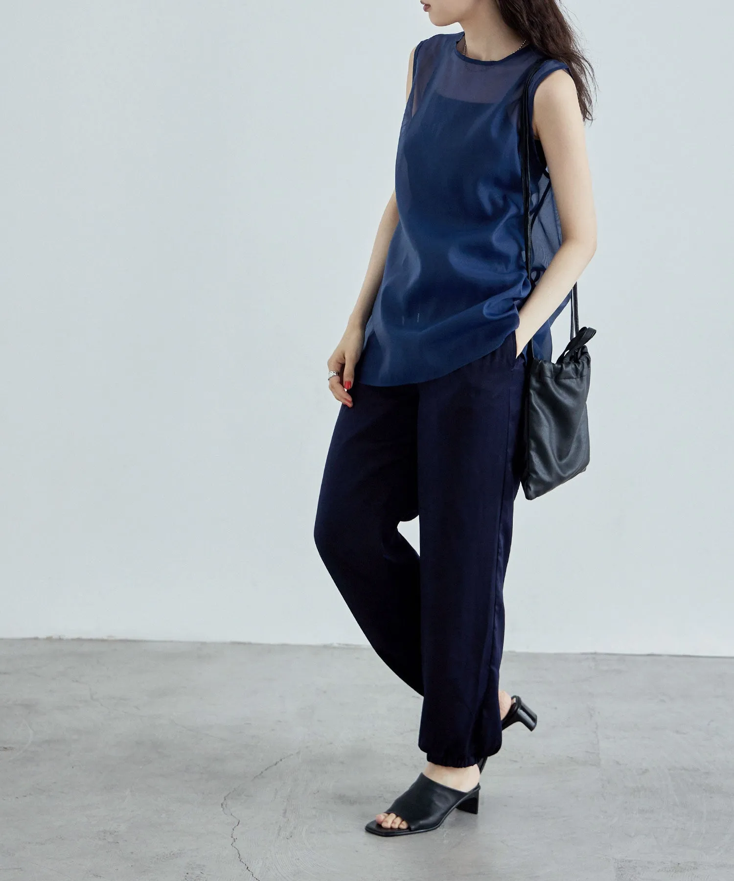 Organdy sleeveless tops
