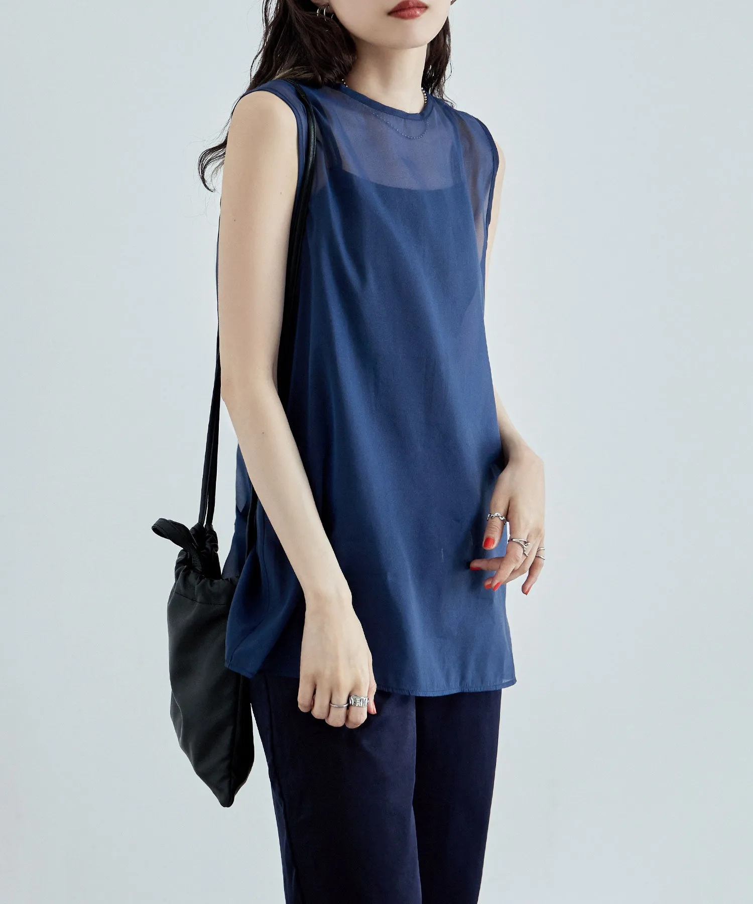 Organdy sleeveless tops