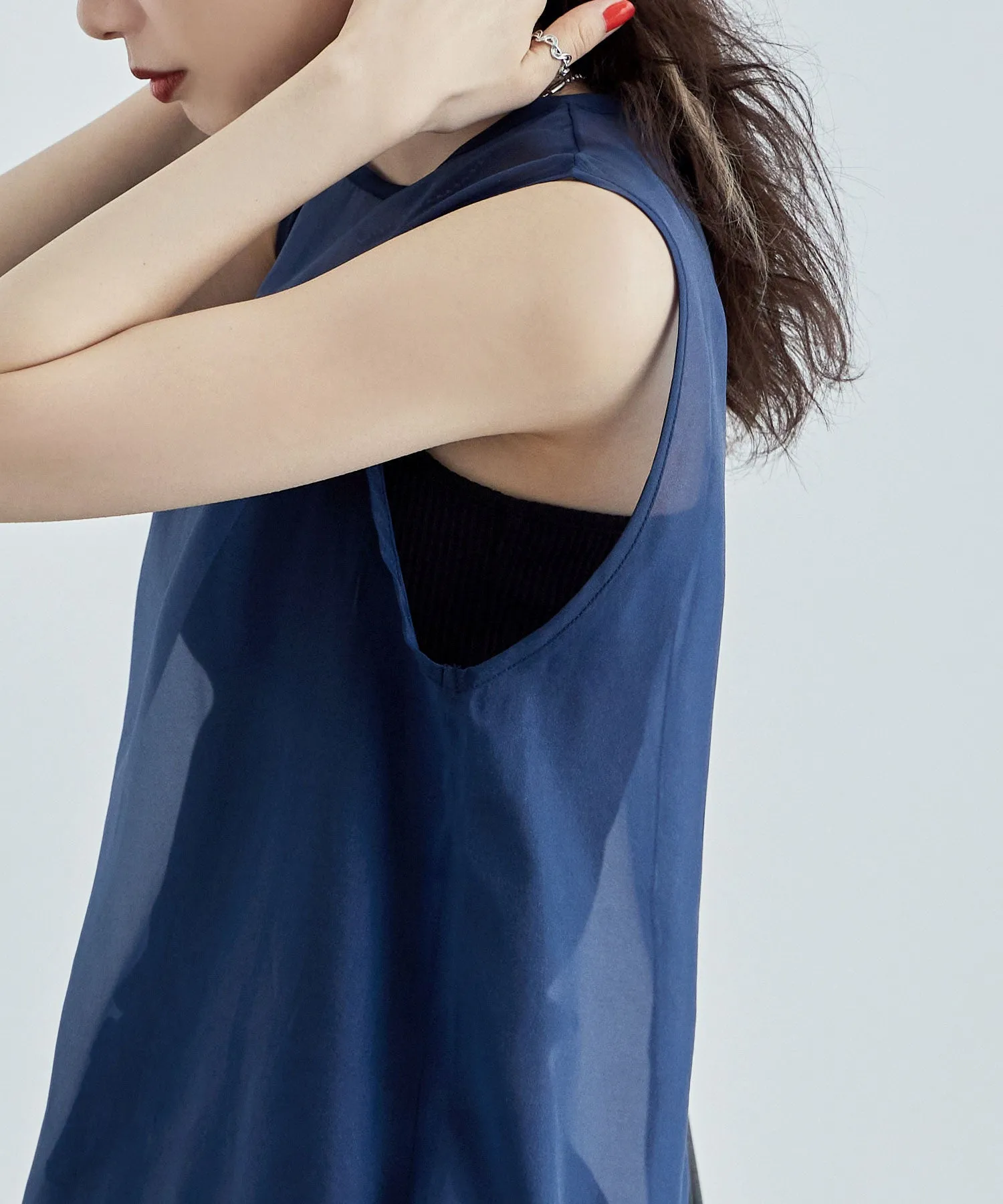 Organdy sleeveless tops