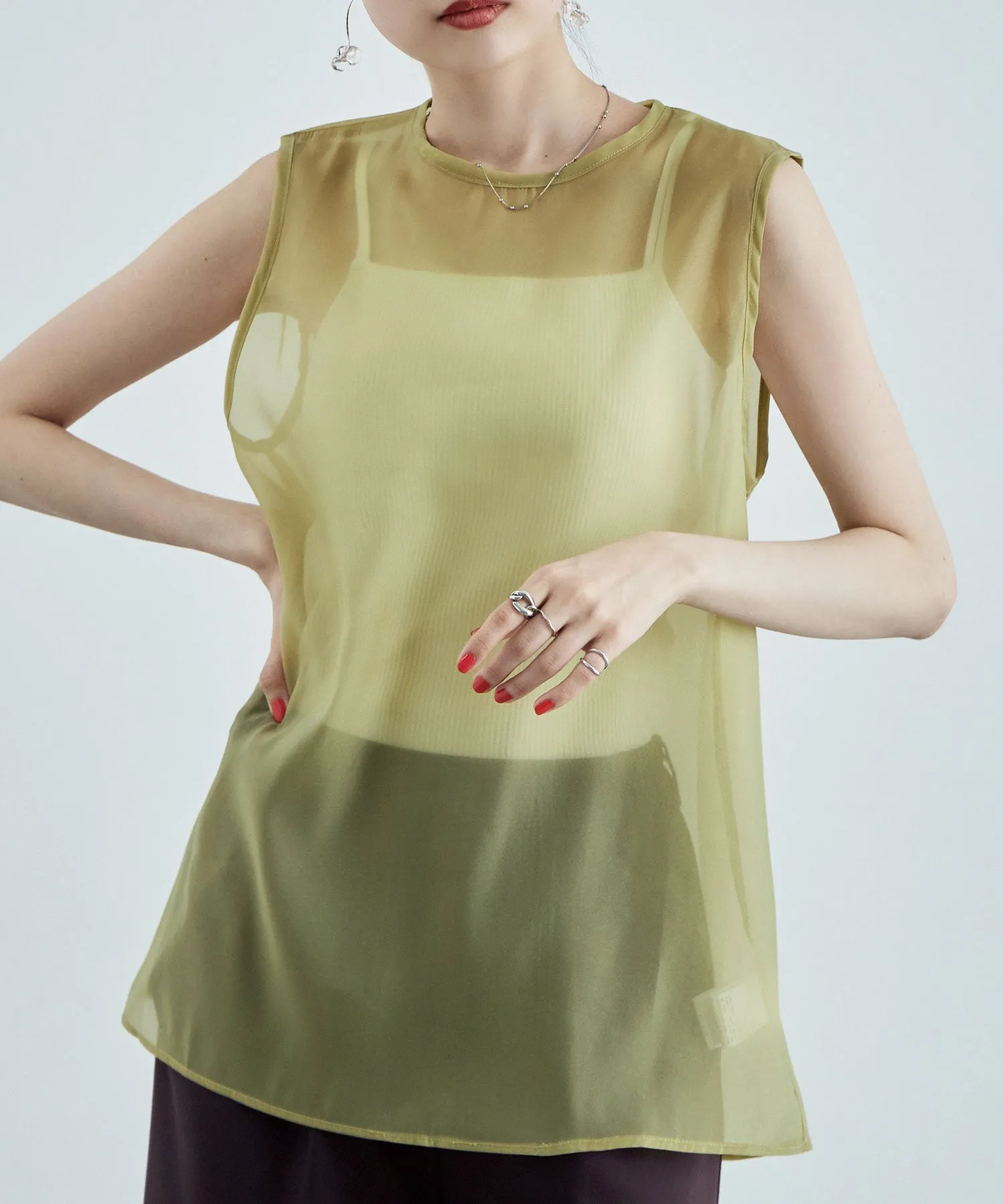 Organdy sleeveless tops
