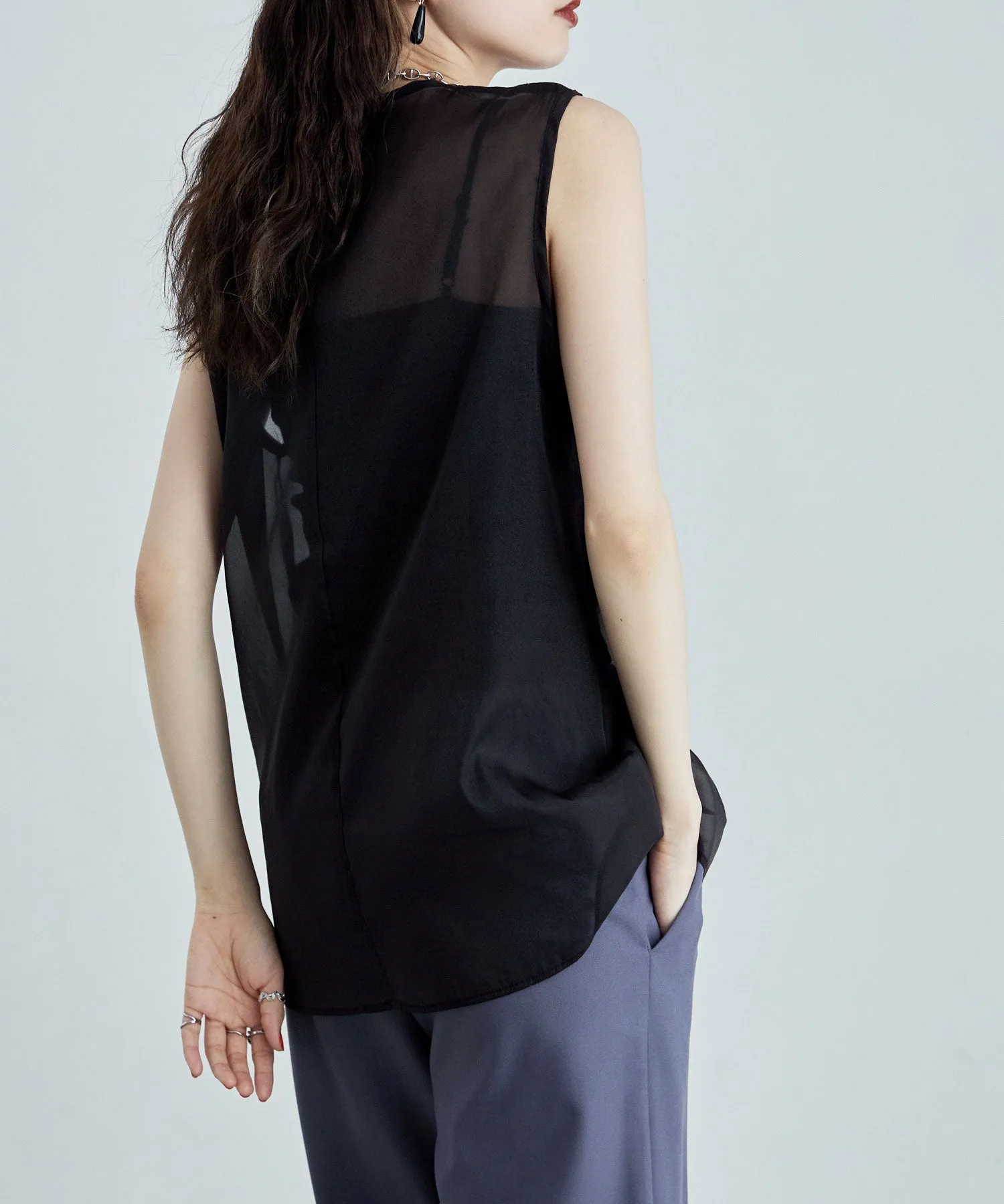 Organdy sleeveless tops