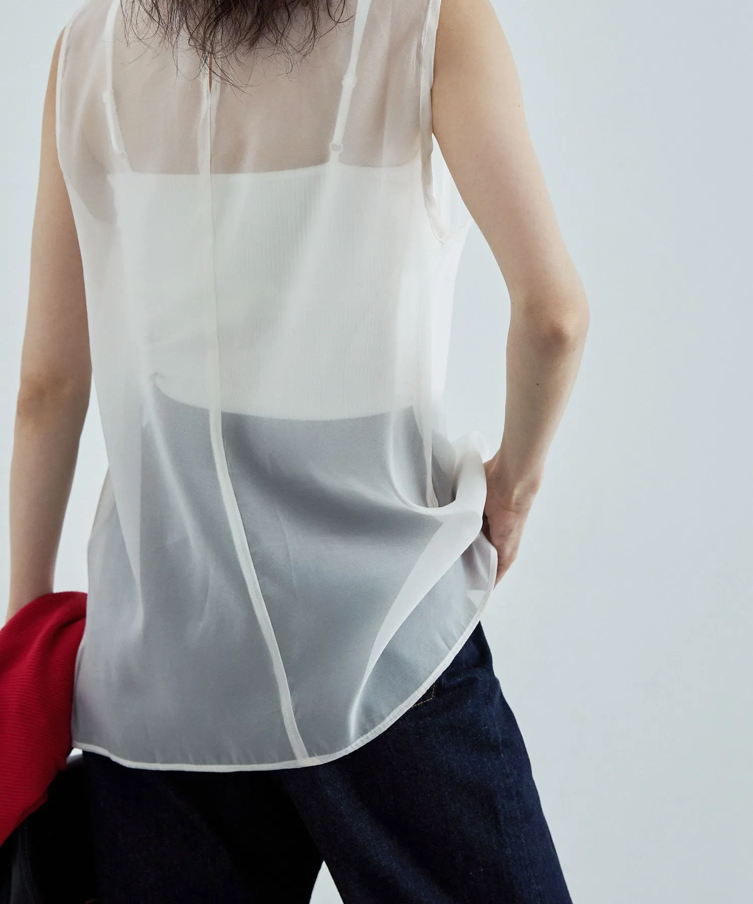 Organdy sleeveless tops