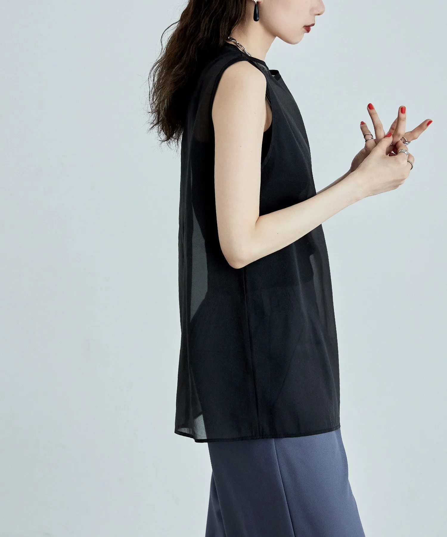 Organdy sleeveless tops