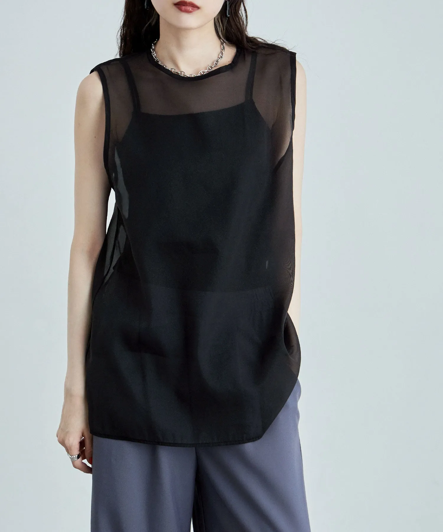 Organdy sleeveless tops