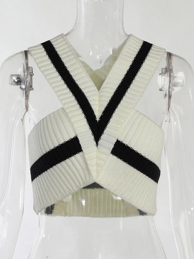 V Neck Sleeveless Beige and Black Color Block Knit Top
