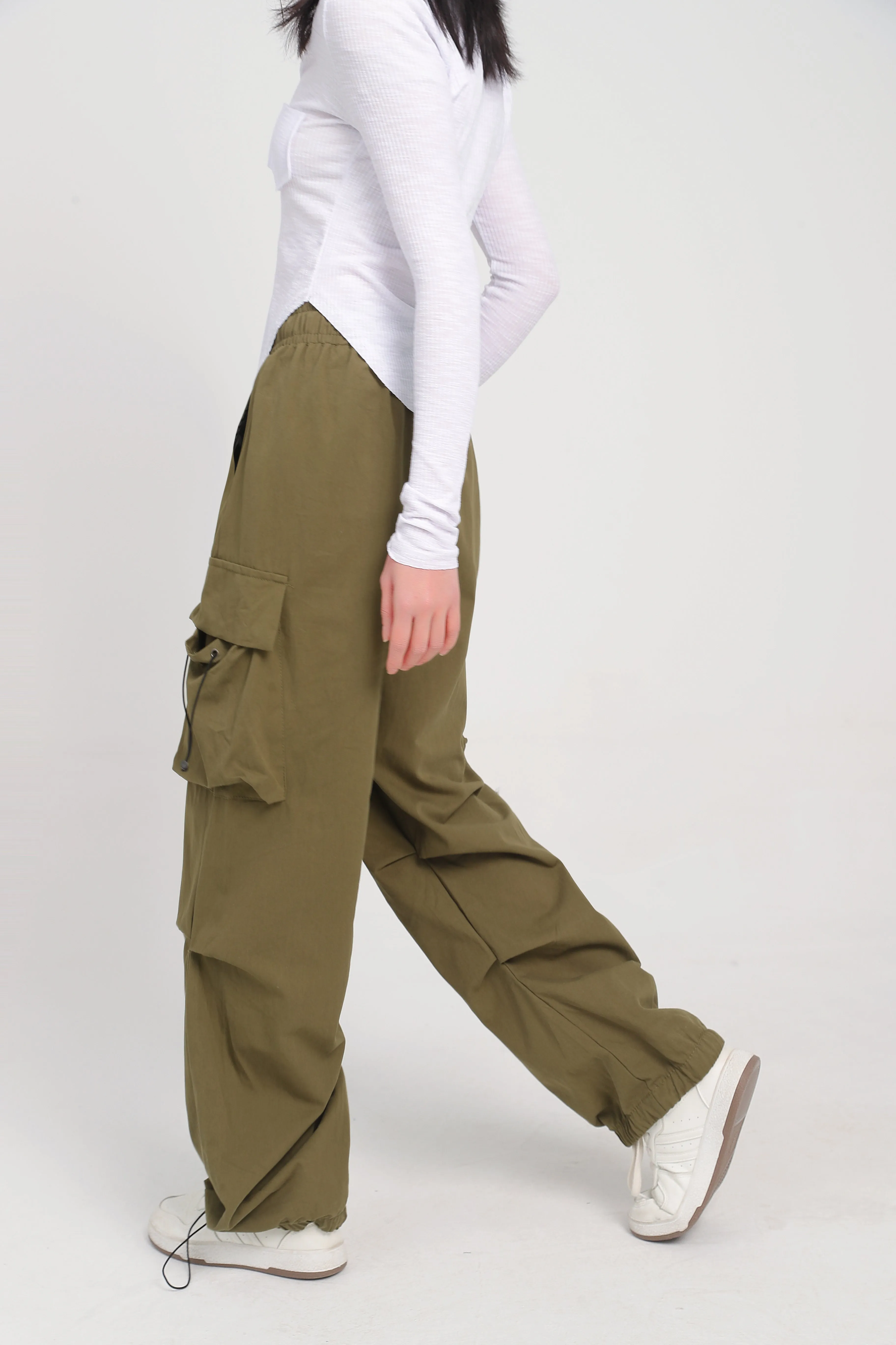 Wide Leg Drawstring Cuff Cargo Pants